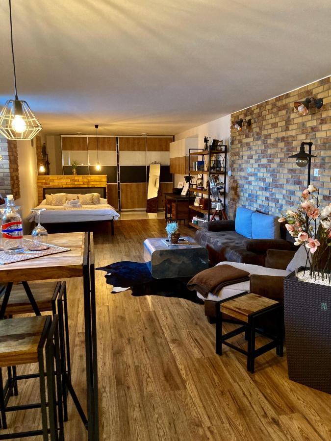 Underground Apartment Bratislava-Nivy מראה חיצוני תמונה